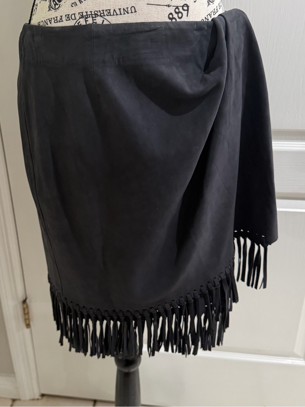 Anne Klein Vintage Genuine Suede Mini Skirt with Fringe size 12